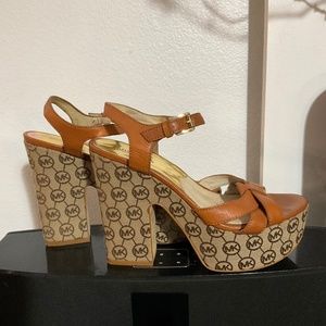 Micheal Kors Platform Sandals Size 9